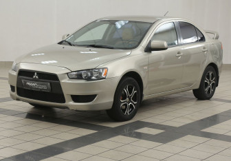 Подержанный автомобиль Mitsubishi Lancer Sedan 2008 года (8 фото)