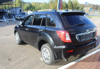 Подержанный автомобиль Lifan X60 2014 года (5 фото)