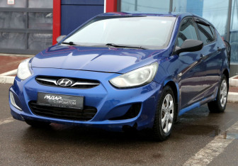 Подержанный автомобиль Hyundai Solaris Hatchback 2011 года (3 фото)