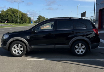 Подержанный автомобиль Chevrolet Captiva 2008 года (8 фото)