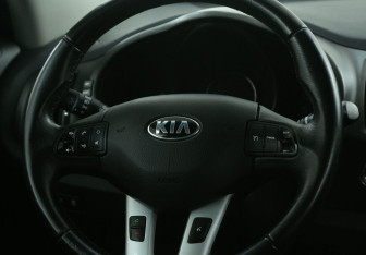 Подержанный автомобиль Kia Sportage 2013 года (16 фото)