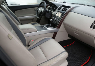 Подержанный автомобиль Mazda CX-9 2008 года (9 фото)
