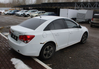 Подержанный автомобиль Chevrolet Cruze Sedan 2012 года (7 фото)