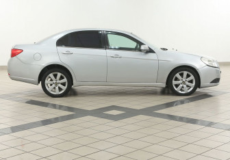 Подержанный автомобиль Chevrolet Epica 2010 года (5 фото)