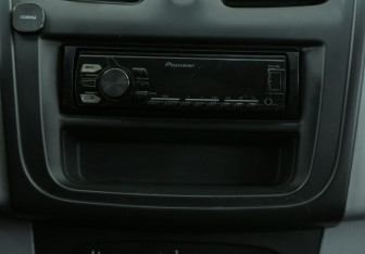 Подержанный автомобиль Renault Logan Sedan 2014 года (13 фото)