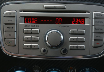 Подержанный автомобиль Ford Focus Sedan 2008 года (15 фото)