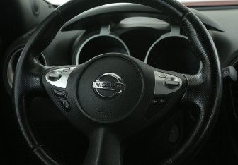 Подержанный автомобиль Nissan Juke 2012 года (16 фото)