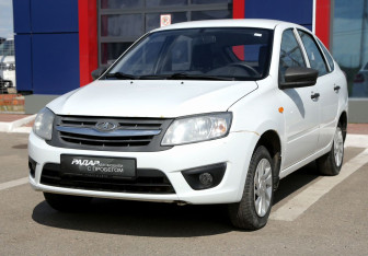 Подержанный автомобиль LADA (ВАЗ) Granta Liftback 2015 года (3 фото)
