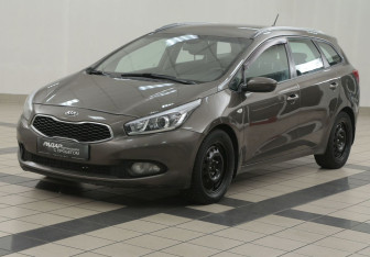 Подержанный автомобиль Kia Ceed Wagon 2013 года (8 фото)