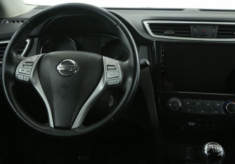 Подержанный автомобиль Nissan Qashqai 2018 года (14 фото)