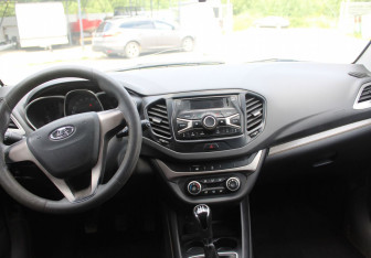 Подержанный автомобиль LADA (ВАЗ) Vesta Sedan 2016 года (14 фото)