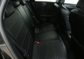 Подержанный автомобиль Nissan Juke 2015 года (11 фото)