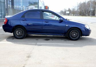 Подержанный автомобиль Kia Cerato Sedan 2006 года (7 фото)
