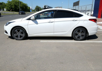 Подержанный автомобиль Hyundai i40 Sedan 2015 года (8 фото)
