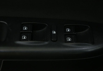 Подержанный автомобиль Skoda Octavia Liftback 2010 года (17 фото)