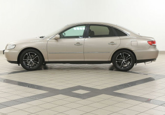 Подержанный автомобиль Hyundai Grandeur 2007 года (7 фото)