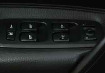 Подержанный автомобиль Volvo S60 2005 года (19 фото)
