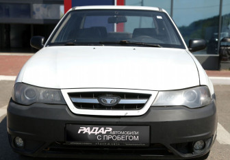 Подержанный автомобиль Daewoo Nexia Sedan 2011 года (2 фото)