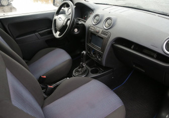 Подержанный автомобиль Ford Fusion 2008 года (9 фото)