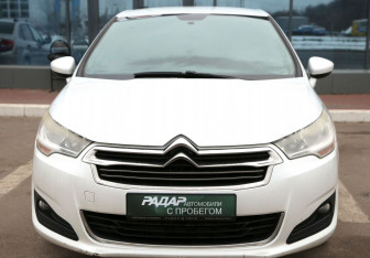 Подержанный автомобиль Citroen C4 Sedan 2013 года (2 фото)