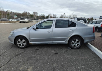 Подержанный автомобиль Skoda Octavia Liftback 2009 года (4 фото)