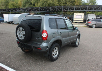Подержанный автомобиль Chevrolet Niva 2011 года (7 фото)