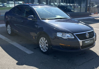 Подержанный автомобиль Volkswagen Passat Sedan 2006 года (1 фото)