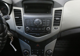 Подержанный автомобиль Chevrolet Cruze Hatchback 2012 года (9 фото)