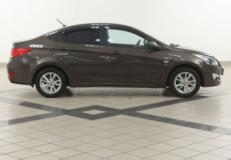 Подержанный автомобиль Hyundai Solaris Sedan 2014 года (5 фото)