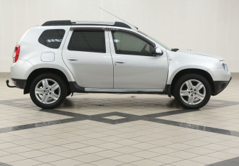 Подержанный автомобиль Renault Duster 2012 года (5 фото)