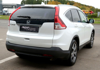 Подержанный автомобиль Honda CR-V 2014 года (6 фото)