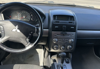 Подержанный автомобиль Mitsubishi Galant Sedan 2007 года (10 фото)
