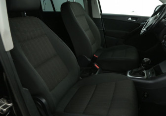 Подержанный автомобиль Volkswagen Tiguan 2014 года (10 фото)