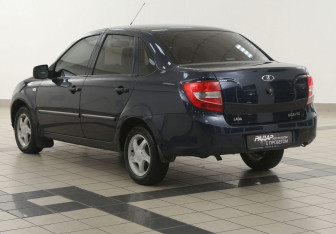 Подержанный автомобиль LADA (ВАЗ) Granta Sedan 2013 года (2 фото)