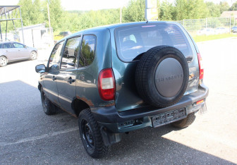Подержанный автомобиль Chevrolet Niva 2006 года (5 фото)