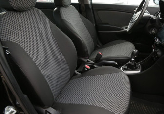 Подержанный автомобиль Hyundai Solaris Sedan 2013 года (10 фото)