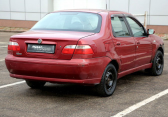 Подержанный автомобиль Fiat Albea 2008 года (6 фото)