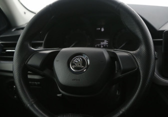 Подержанный автомобиль Skoda Rapid Liftback 2020 года (16 фото)