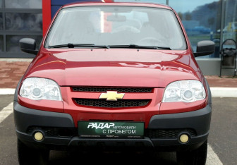 Подержанный автомобиль Chevrolet Niva 2012 года (2 фото)
