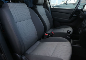 Подержанный автомобиль Chevrolet Aveo Hatchback 2010 года (10 фото)