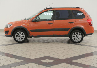 Подержанный автомобиль LADA (ВАЗ) Kalina Wagon 2015 года (7 фото)