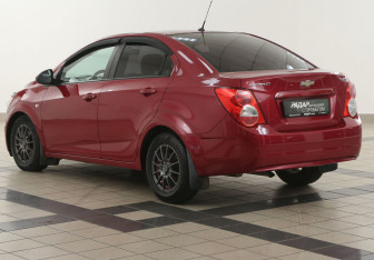 Подержанный автомобиль Chevrolet Aveo Sedan 2014 года (2 фото)
