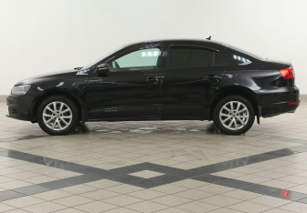 Подержанный автомобиль Volkswagen Jetta Sedan 2013 года (7 фото)