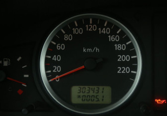 Подержанный автомобиль Nissan Almera Sedan 2006 года (18 фото)
