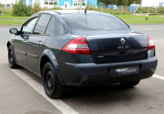 Подержанный автомобиль Renault Megane Sedan 2009 года (4 фото)
