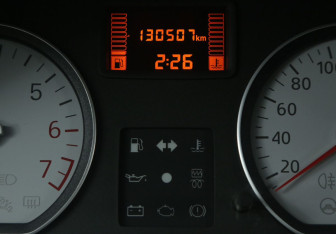 Подержанный автомобиль Renault Sandero 2010 года (17 фото)