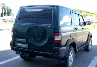 Подержанный автомобиль УАЗ 3162 Simbir 2005 года (6 фото)
