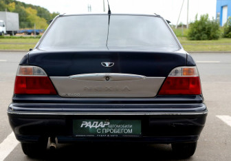 Подержанный автомобиль Daewoo Nexia Sedan 2008 года (5 фото)