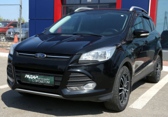 Подержанный автомобиль Ford Kuga 2016 года (3 фото)