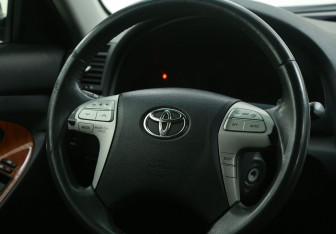 Подержанный автомобиль Toyota Camry Sedan 2008 года (16 фото)